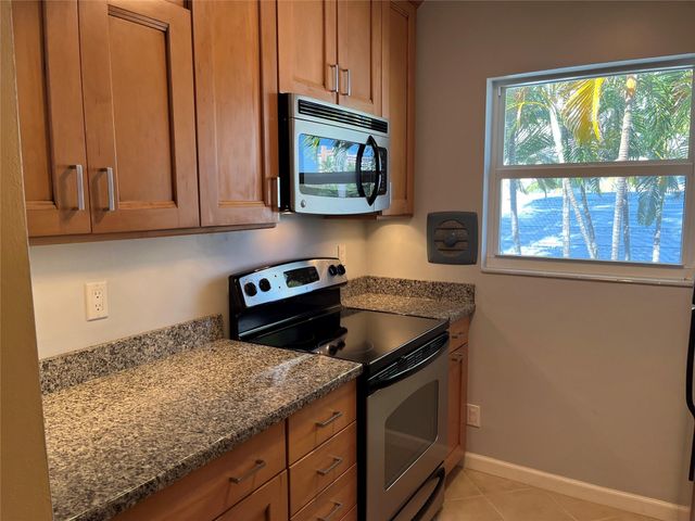 700 Bayshore Drive 11, Fort Lauderdale, FL 33304