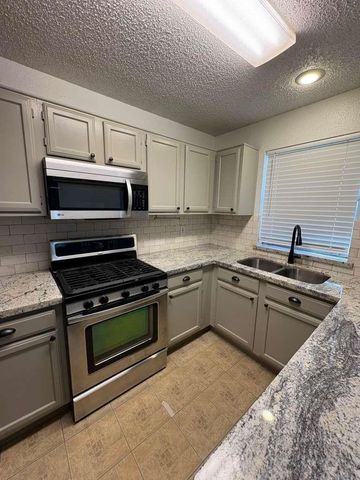 4007 Issacks Way, Sugar Land, TX 77479