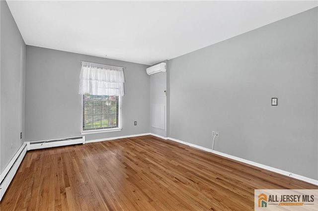 324 Gills Lane 2D, Iselin, NJ 08830