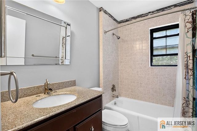 324 Gills Lane 2D, Iselin, NJ 08830