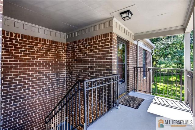 324 Gills Lane 2D, Iselin, NJ 08830