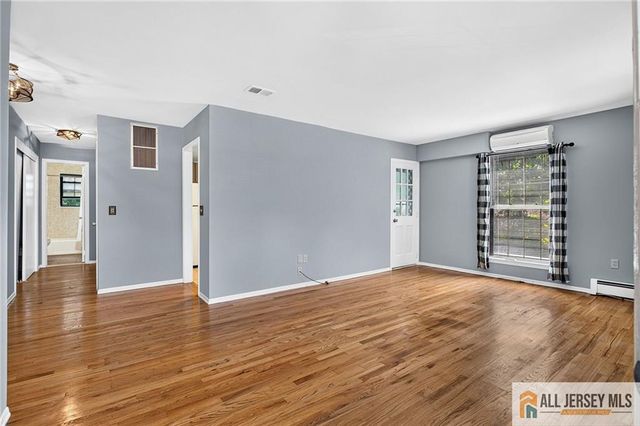 324 Gills Lane 2D, Iselin, NJ 08830