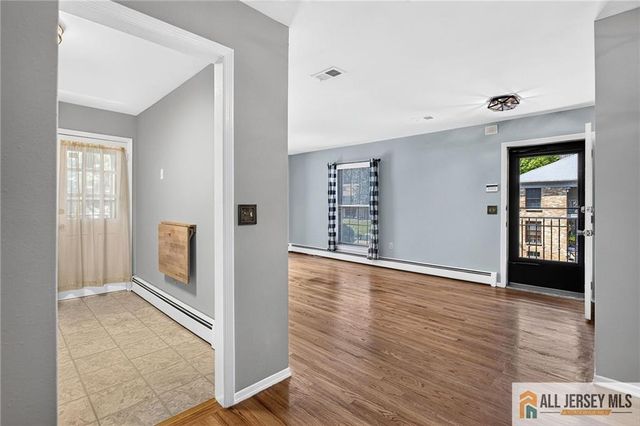 324 Gills Lane 2D, Iselin, NJ 08830