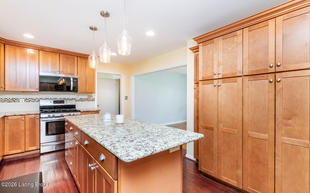 4315 Foeburn Ln, Louisville, KY 40207