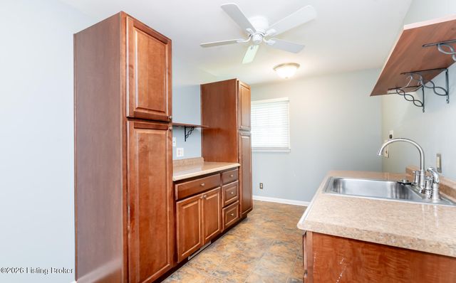 4315 Foeburn Ln, Louisville, KY 40207