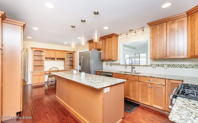 4315 Foeburn Ln, Louisville, KY 40207