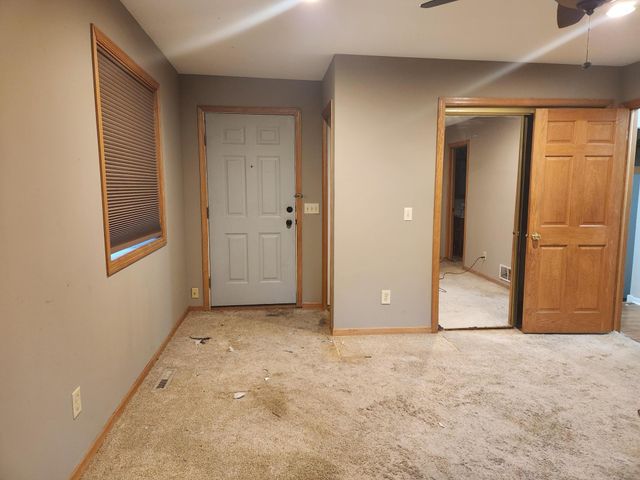 2076 Flanders Road, North Saint Paul, MN 55109