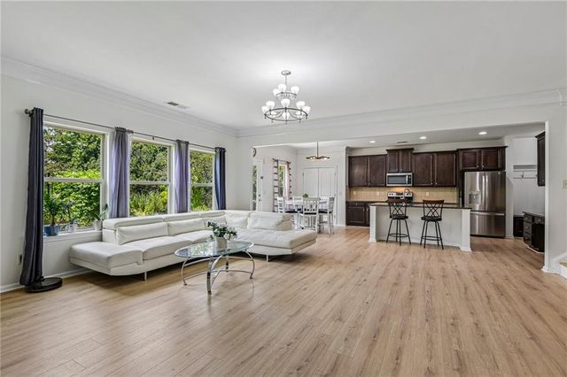 704 Pineglen Drive, Acworth, GA 30102