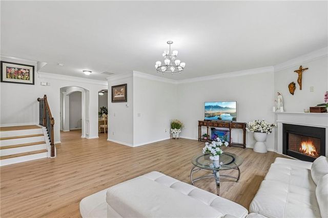 704 Pineglen Drive, Acworth, GA 30102