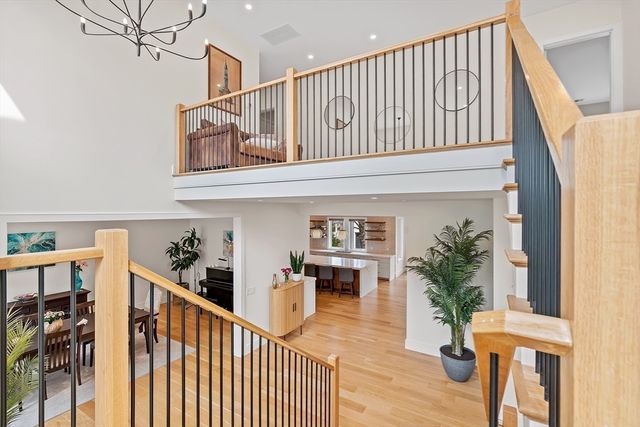 5 Colonial Rd, Needham, MA 02492