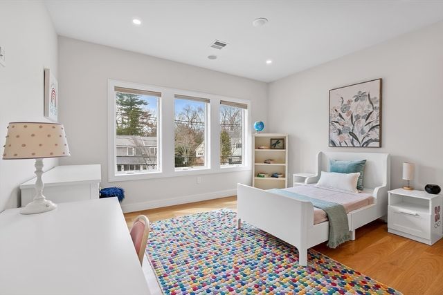 5 Colonial Rd, Needham, MA 02492