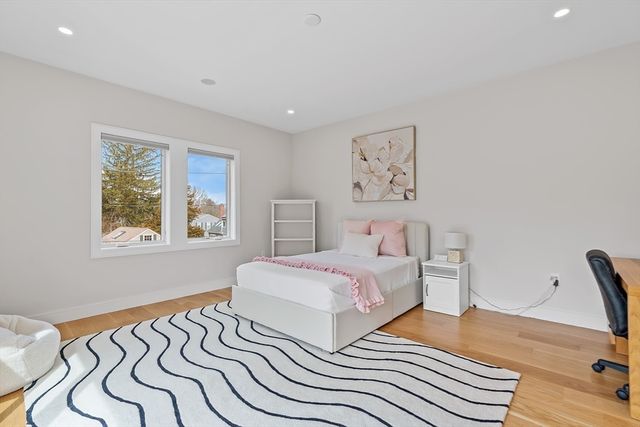 5 Colonial Rd, Needham, MA 02492