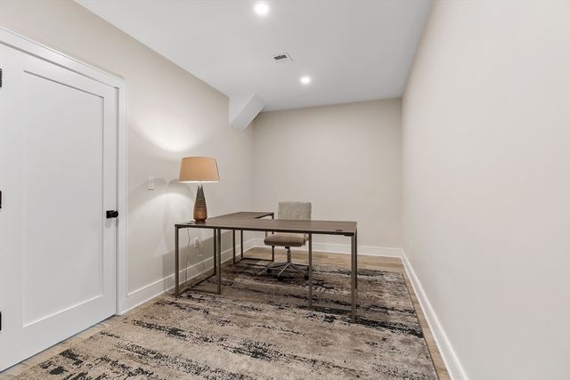 5 Colonial Rd, Needham, MA 02492