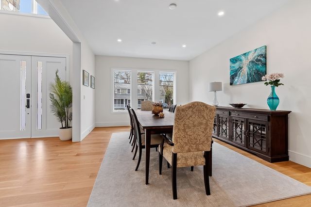 5 Colonial Rd, Needham, MA 02492