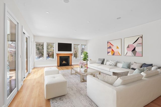 5 Colonial Rd, Needham, MA 02492
