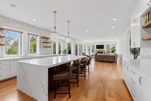 5 Colonial Rd, Needham, MA 02492