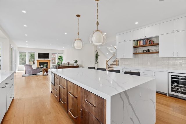 5 Colonial Rd, Needham, MA 02492