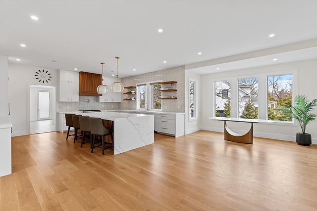 5 Colonial Rd, Needham, MA 02492