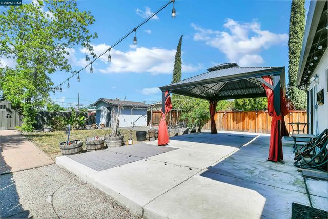 66 E Bolton Rd, Oakley, CA 94561