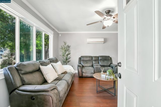 66 E Bolton Rd, Oakley, CA 94561