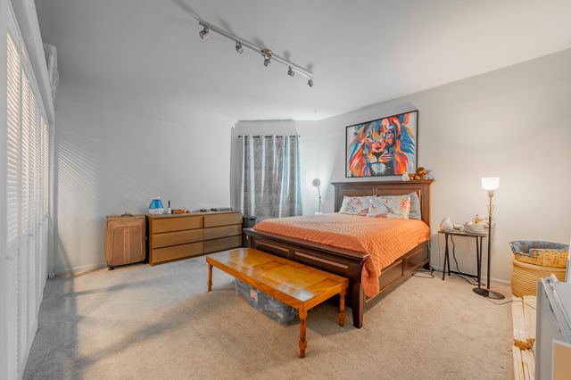 4012 N Sheridan Road 1S, Chicago, IL 60613