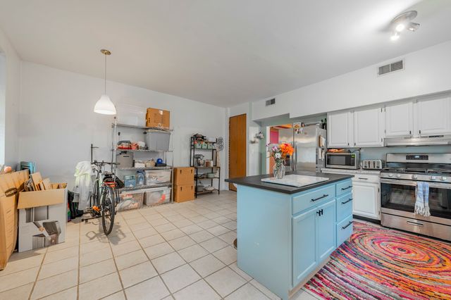 4012 N Sheridan Road 1S, Chicago, IL 60613