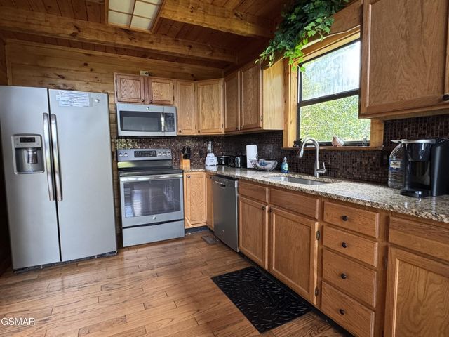 1640 Bench Mountain Way, Sevierville, TN 37862