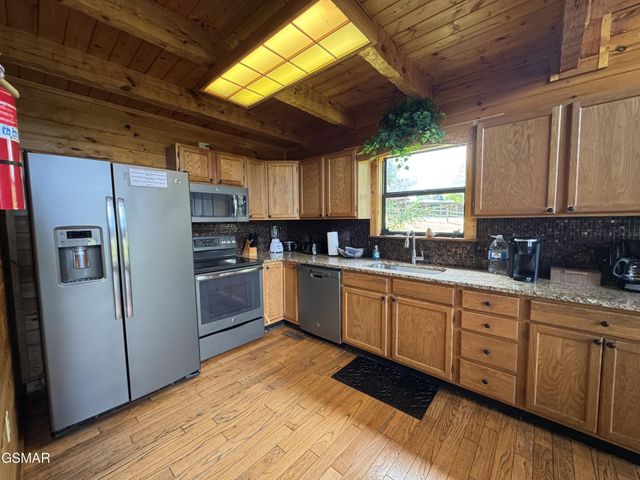 1640 Bench Mountain Way, Sevierville, TN 37862