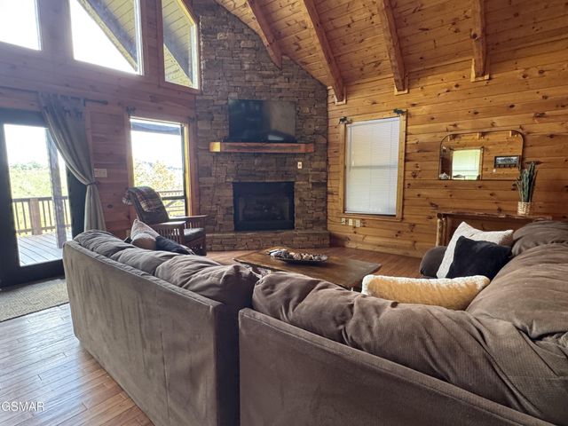 1640 Bench Mountain Way, Sevierville, TN 37862