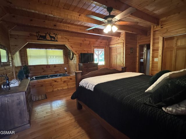 1640 Bench Mountain Way, Sevierville, TN 37862