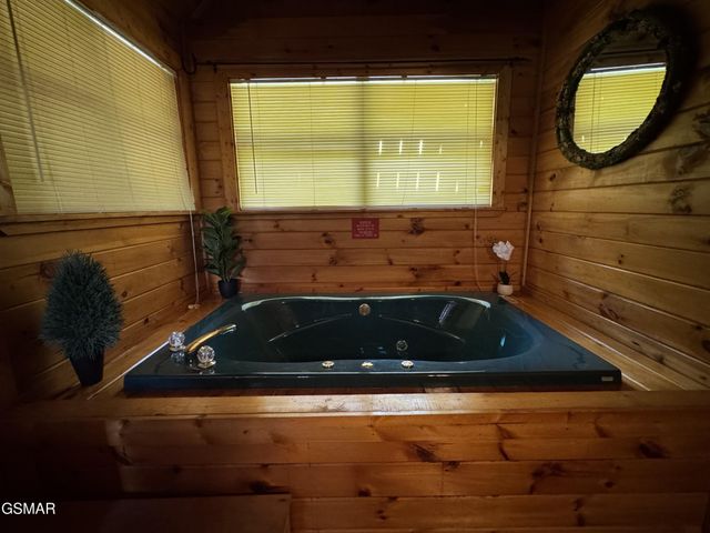 1640 Bench Mountain Way, Sevierville, TN 37862