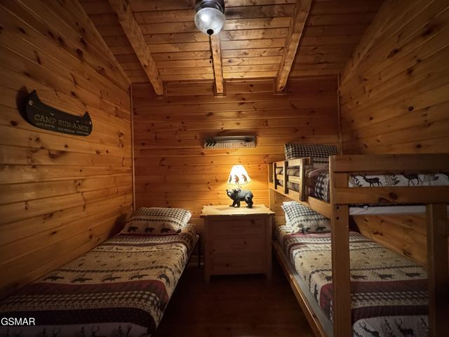 1640 Bench Mountain Way, Sevierville, TN 37862
