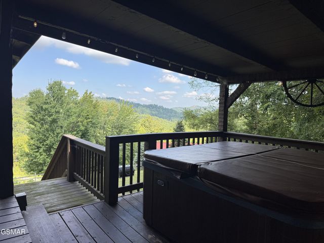 1640 Bench Mountain Way, Sevierville, TN 37862