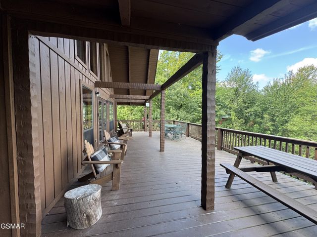 1640 Bench Mountain Way, Sevierville, TN 37862