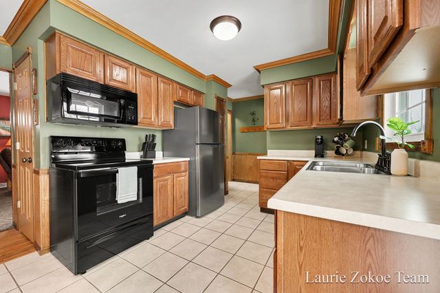 111 Ann Street, Coopersville City, MI 49404