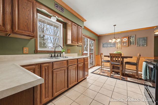 111 Ann Street, Coopersville City, MI 49404