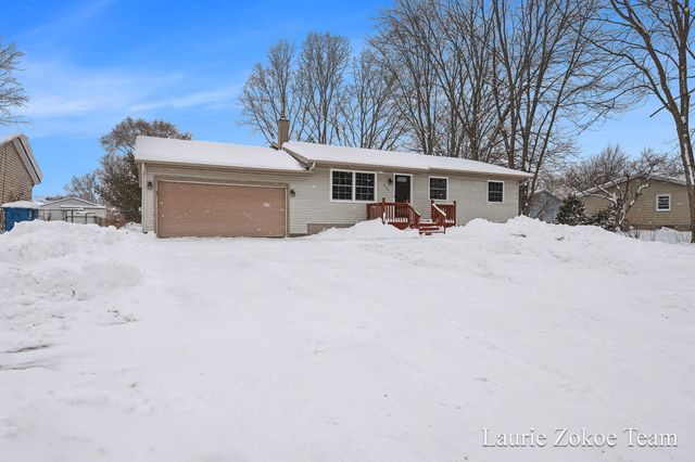 111 Ann Street, Coopersville City, MI 49404