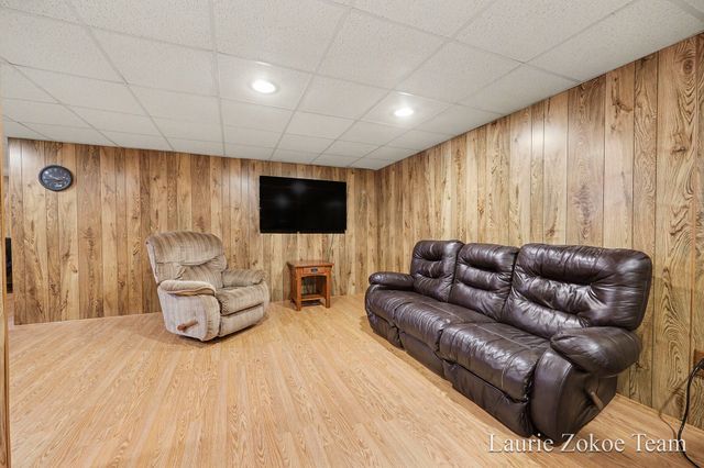 111 Ann Street, Coopersville City, MI 49404