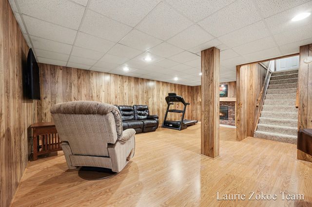 111 Ann Street, Coopersville City, MI 49404