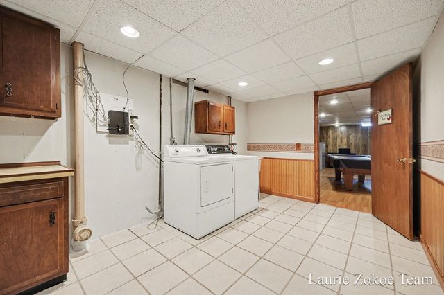 111 Ann Street, Coopersville City, MI 49404