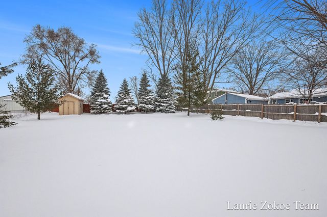 111 Ann Street, Coopersville City, MI 49404