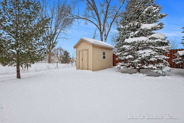 111 Ann Street, Coopersville City, MI 49404