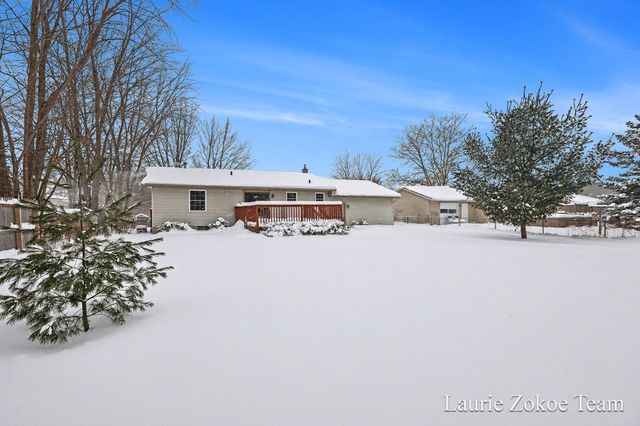 111 Ann Street, Coopersville City, MI 49404