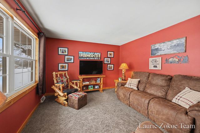 111 Ann Street, Coopersville City, MI 49404