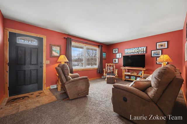 111 Ann Street, Coopersville City, MI 49404