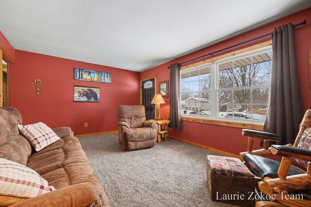 111 Ann Street, Coopersville City, MI 49404