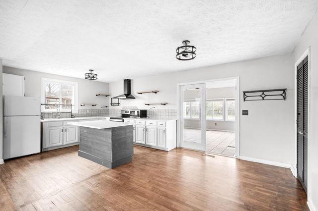 5023 Packard Dr, Nashville, TN 37211