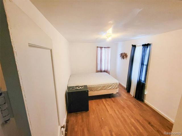 1031 E Pine Avenue, Mount Morris, MI 48458