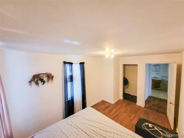 1031 E Pine Avenue, Mount Morris, MI 48458