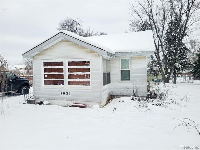 1031 E Pine Avenue, Mount Morris, MI 48458
